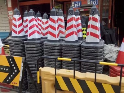 哪有賣反光路錐的、焦作路錐廠家圖片|哪有賣反光路錐的、焦作路錐廠家樣板圖|哪有賣反光路錐的、焦作路錐廠家效果圖_鄭州亞泰交通設(shè)施廠家